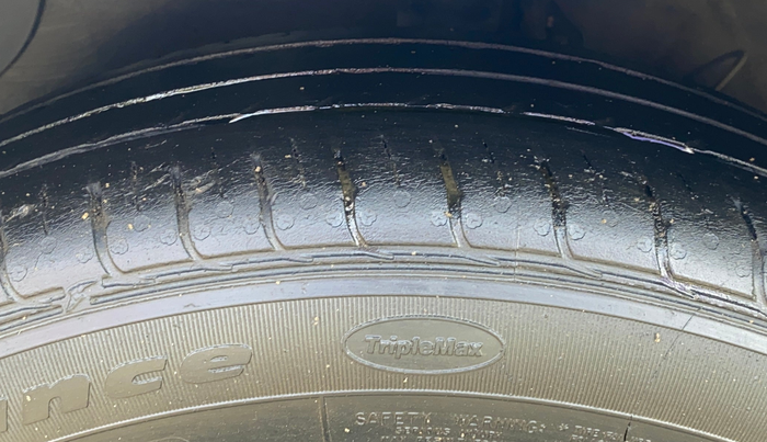 2022 Hyundai AURA S 1.2 AMT, Petrol, Automatic, 21,153 km, Left Front Tyre Tread