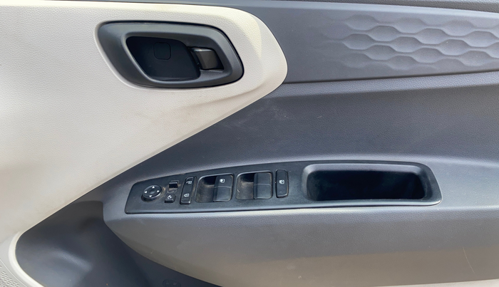 2022 Hyundai AURA S 1.2 AMT, Petrol, Automatic, 21,153 km, Driver Side Door Panels Control