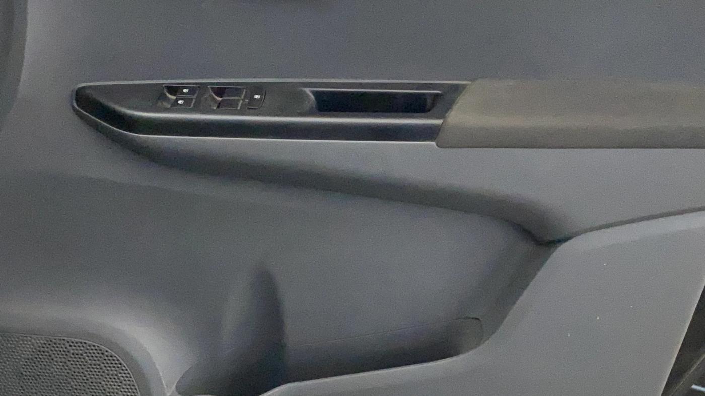 2019 Mahindra KUV 100 NXT K6+ P 6 STR, Petrol, Manual, 44,006 km, Driver Side Door Panels Control