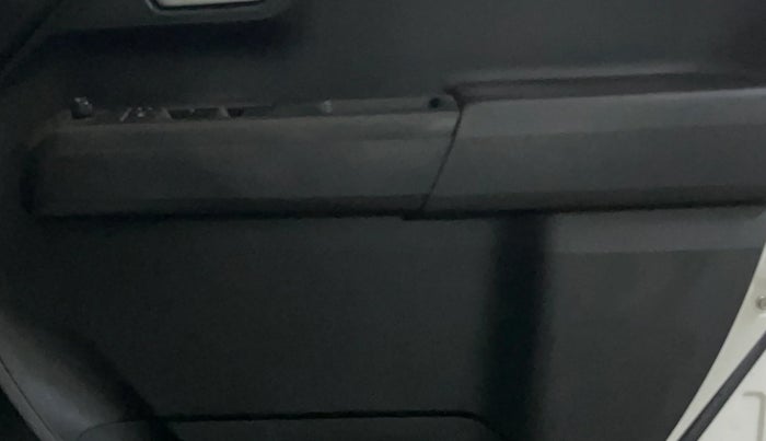 2023 Maruti New Wagon-R VXI 1.0, CNG, Manual, 38,869 km, Driver Side Door Panels Control