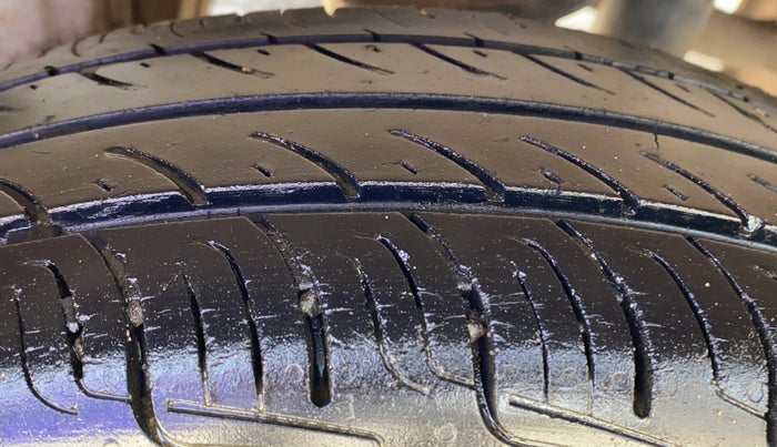 2013 Maruti Alto 800 LXI, Petrol, Manual, 63,056 km, Right Rear Tyre Tread