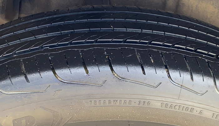 2023 Maruti FRONX ALPHA 1.0L TURBO 6 AT, Petrol, Automatic, 10,583 km, Right Rear Tyre Tread