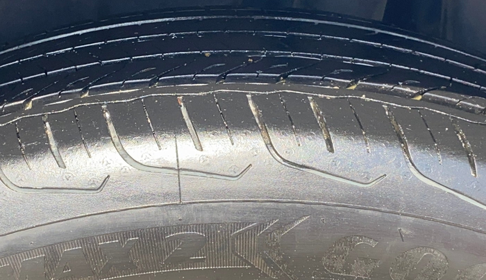 2023 Maruti FRONX ALPHA 1.0L TURBO 6 AT, Petrol, Automatic, 10,583 km, Left Rear Tyre Tread