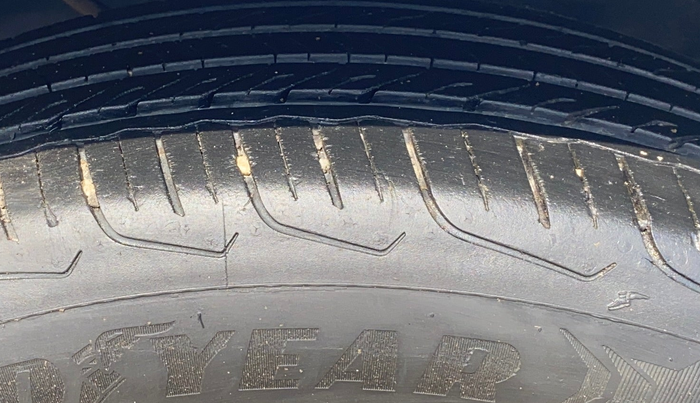 2023 Maruti FRONX ALPHA 1.0L TURBO 6 AT, Petrol, Automatic, 10,583 km, Left Front Tyre Tread