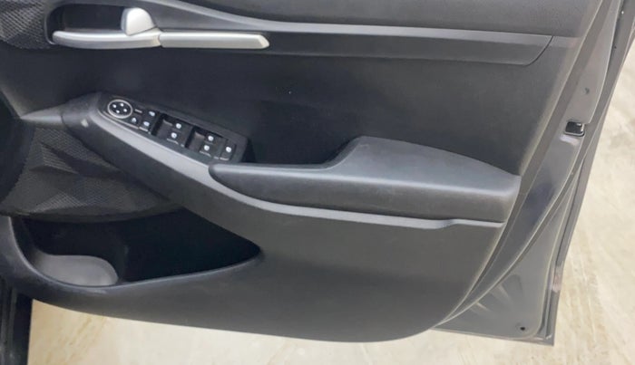 2020 KIA SELTOS HTK PLUS 1.5, Petrol, Manual, 54,573 km, Driver Side Door Panels Control