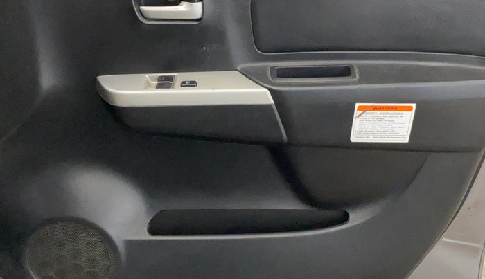 2017 Maruti Wagon R 1.0 LXI CNG, CNG, Manual, 89,289 km, Driver Side Door Panels Control