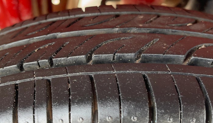 2014 Maruti Alto 800 LXI, Petrol, Manual, 25,383 km, Right Rear Tyre Tread