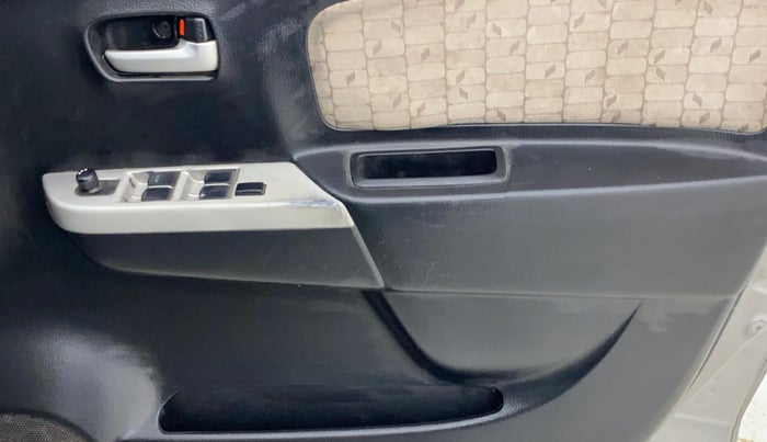 2015 Maruti Wagon R 1.0 VXI, Petrol, Manual, 98,940 km, Driver Side Door Panels Control