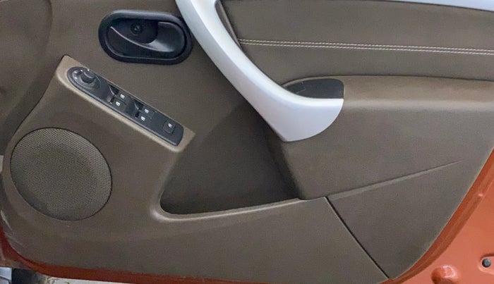 2017 Renault Duster RXL PETROL, CNG, Manual, 26,729 km, Driver Side Door Panels Control