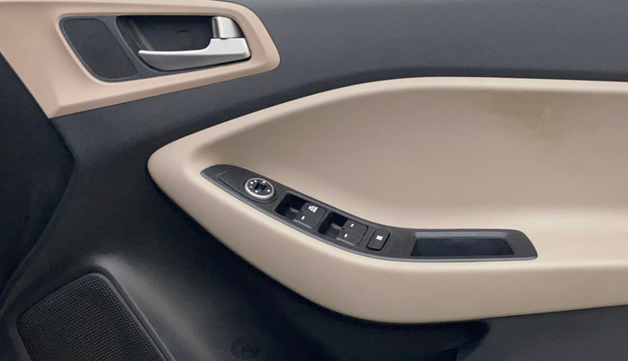 2020 Hyundai Elite i20 MAGNA PLUS 1.2, Petrol, Manual, 41,415 km, Driver Side Door Panels Control