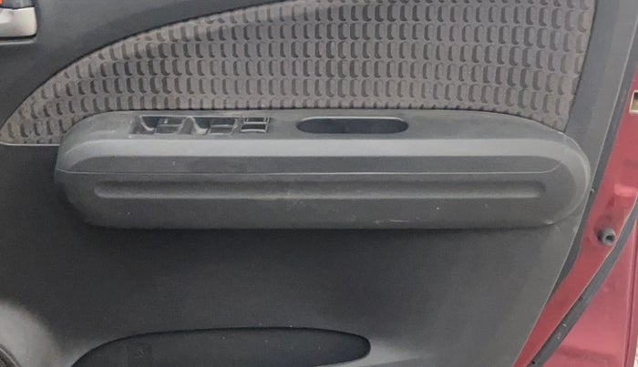 2015 Maruti Ritz VXI, CNG, Manual, 1,30,066 km, Driver Side Door Panels Control