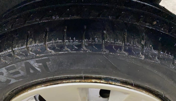 2013 Maruti Wagon R 1.0 LXI, Petrol, Manual, 65,477 km, Left Rear Tyre Tread