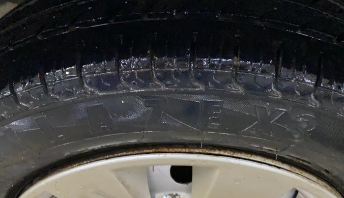 2013 Maruti Wagon R 1.0 LXI, Petrol, Manual, 65,477 km, Right Rear Tyre Tread