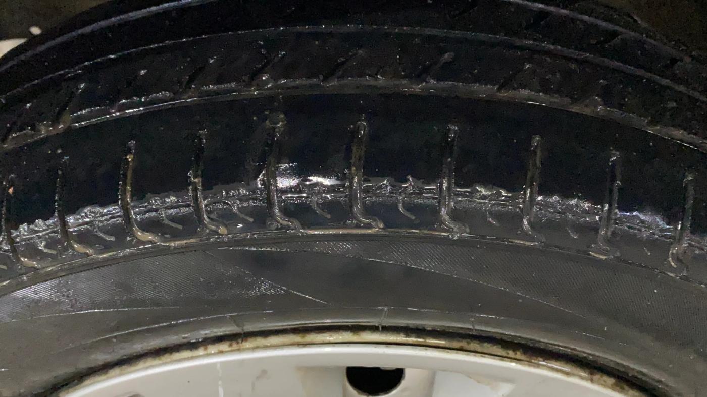 2013 Maruti Wagon R 1.0 LXI, Petrol, Manual, 65,477 km, Left Front Tyre Tread
