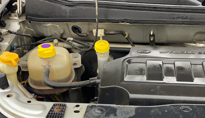 2018 Mahindra KUV 100 NXT K2 P 6 STR, Petrol, Manual, 39,378 km, Engine View - Right