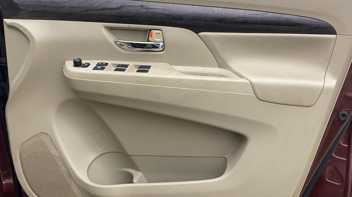 2023 Maruti Ertiga ZXI (O) CNG, CNG, Manual, 80,552 km, Driver Side Door Panels Control