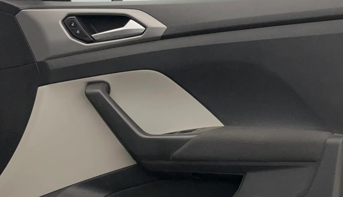 2021 Volkswagen TAIGUN HIGHLINE 1.0 TSI AT, Petrol, Automatic, 64,534 km, Driver Side Door Panels Control