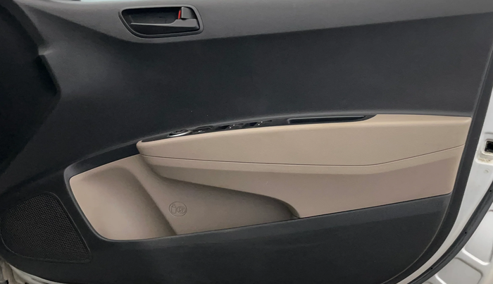 2014 Hyundai Grand i10 MAGNA 1.2 KAPPA VTVT, Petrol, Manual, 36,067 km, Driver Side Door Panels Control