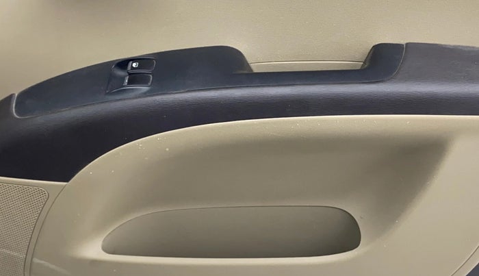 2013 Hyundai i10 ERA 1.1, Petrol, Manual, 34,186 km, Driver Side Door Panels Control