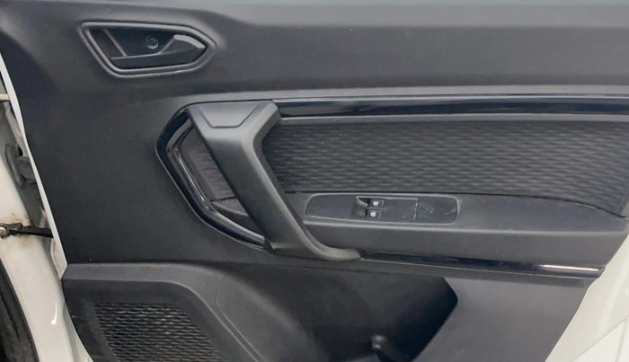 2022 Renault Kiger RXE MT, Petrol, Manual, 39,361 km, Driver Side Door Panels Control