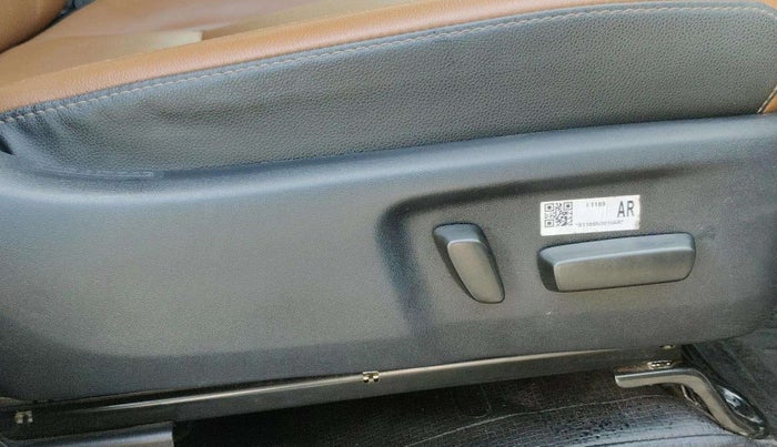 2022 Toyota Innova Crysta 2.4 ZX AT 7 STR, Diesel, Automatic, 47,390 km, Driver Side Adjustment Panel