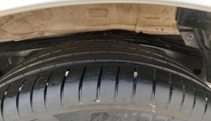 2022 Toyota Innova Crysta 2.4 ZX AT 7 STR, Diesel, Automatic, 47,390 km, Left Rear Tyre Tread