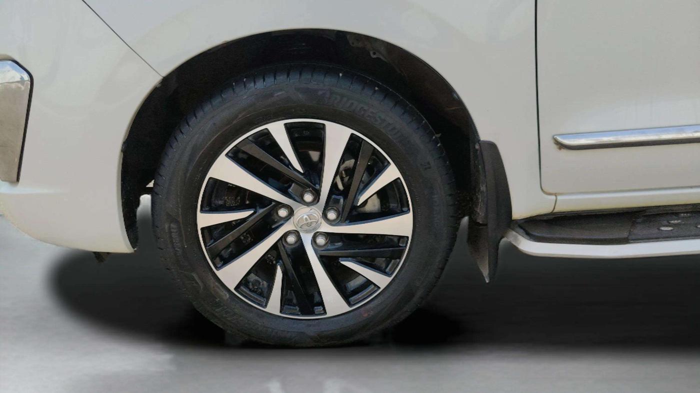 2022 Toyota Innova Crysta 2.4 ZX AT 7 STR, Diesel, Automatic, 47,390 km, Left Front Wheel