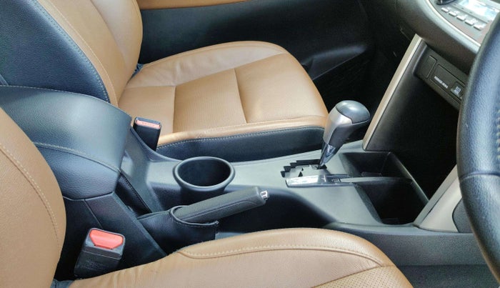 2022 Toyota Innova Crysta 2.4 ZX AT 7 STR, Diesel, Automatic, 47,390 km, Gear Lever