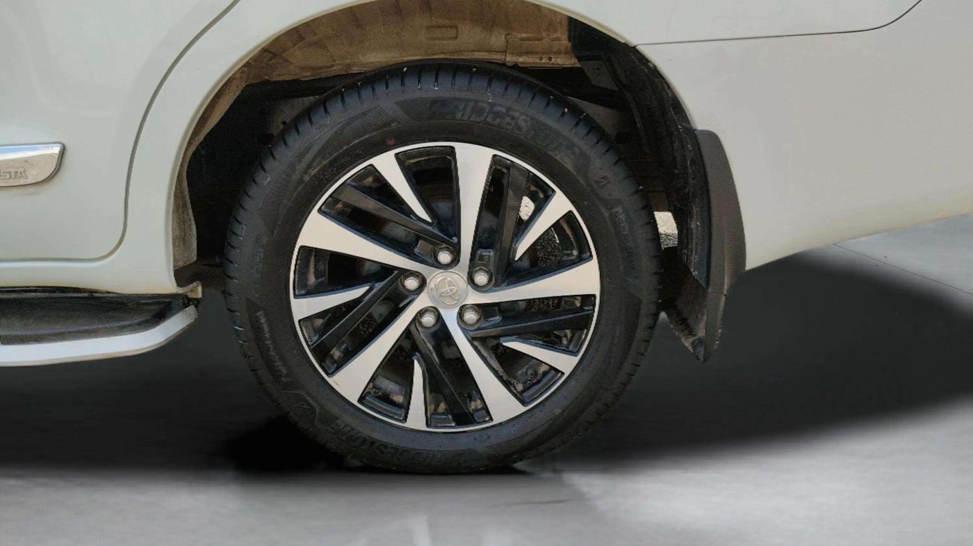 2022 Toyota Innova Crysta 2.4 ZX AT 7 STR, Diesel, Automatic, 47,390 km, Left Rear Wheel