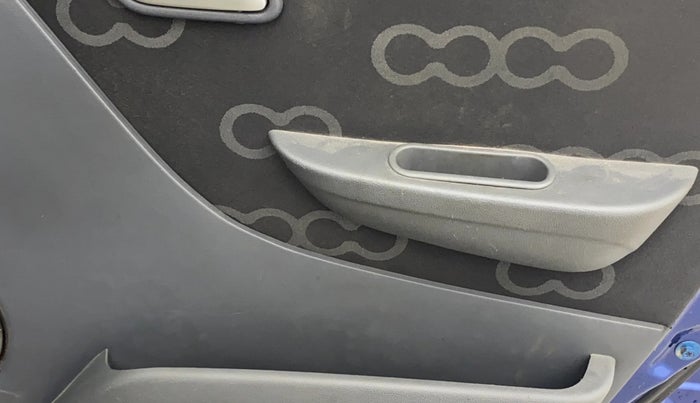 2016 Maruti Alto 800 LXI, Petrol, Manual, 49,557 km, Driver Side Door Panels Control