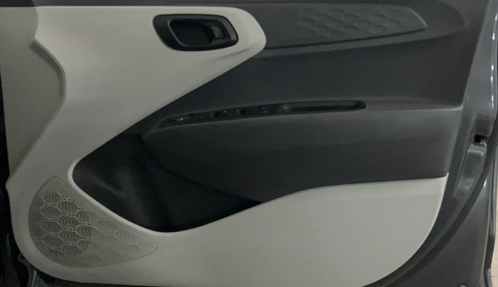 2022 Hyundai GRAND I10 NIOS MAGNA 1.2 KAPPA VTVT, Petrol, Manual, 32,002 km, Driver Side Door Panels Control