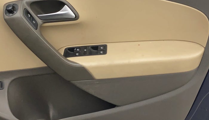 2015 Volkswagen Vento HIGHLINE PETROL AT, Petrol, Automatic, 64,067 km, Driver Side Door Panels Control