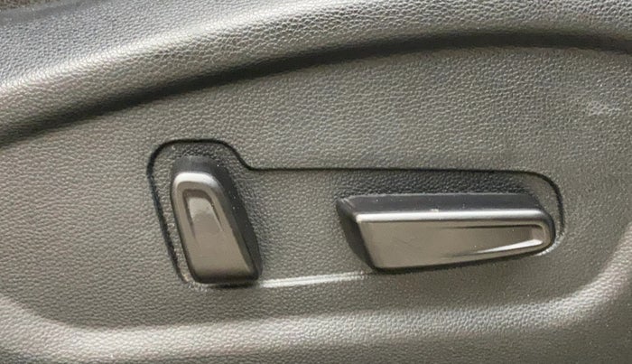 2019 Hyundai Creta SX (O) 1.6 PETROL, Petrol, Manual, 62,333 km, Driver Side Adjustment Panel