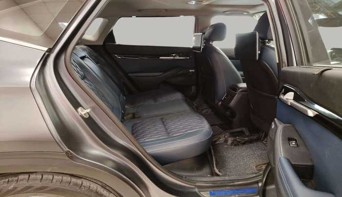 2021 KIA SELTOS X LINE 1.5 DIESEL AT, Diesel, Automatic, 45,770 km, Right Side Rear Door Cabin