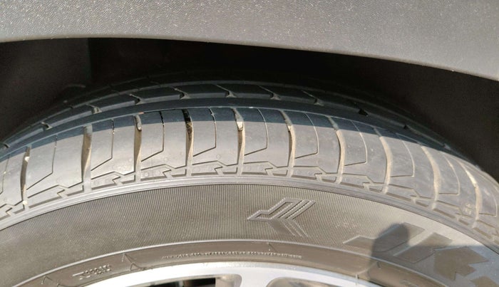 2021 KIA SELTOS X LINE 1.5 DIESEL AT, Diesel, Automatic, 45,770 km, Left Front Tyre Tread