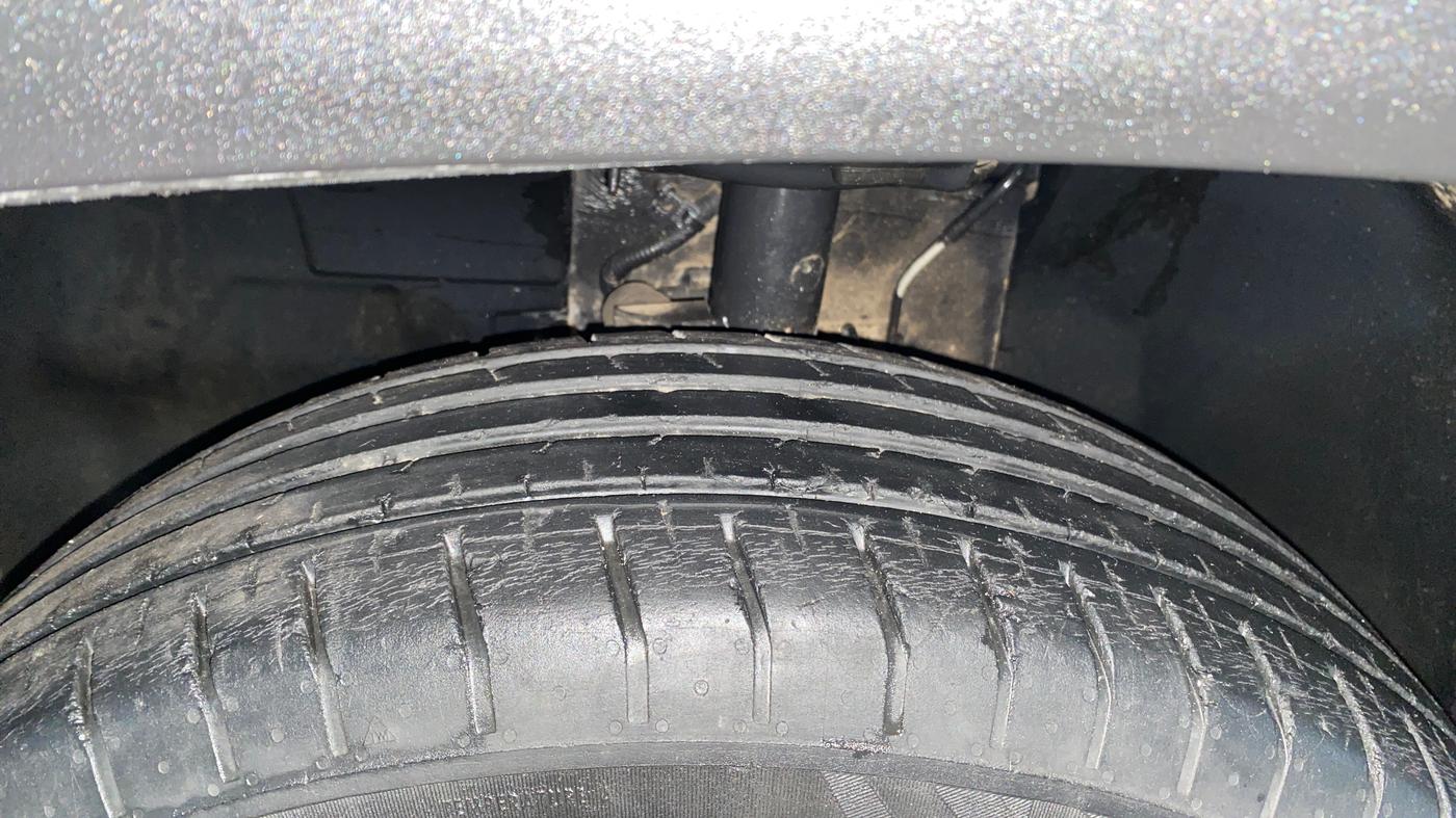 2022 Tata PUNCH ADVENTURE MT, Petrol, Manual, 27,473 km, Left Front Tyre Tread