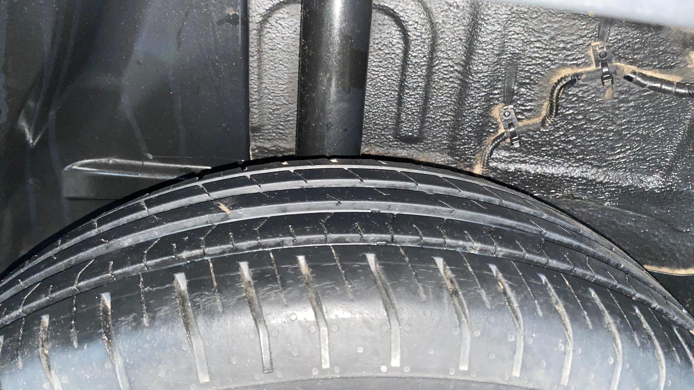 2022 Tata PUNCH ADVENTURE MT, Petrol, Manual, 27,473 km, Right Rear Tyre Tread