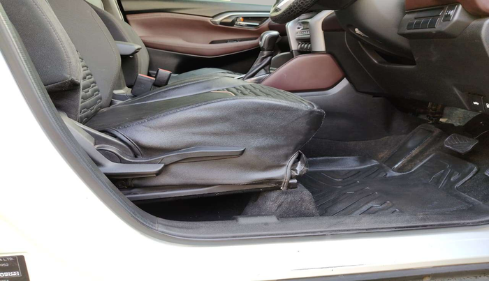 2024 Maruti Grand Vitara ZETA SMART HYBRID, Petrol, Manual, 21,947 km, Driver Side Adjustment Panel