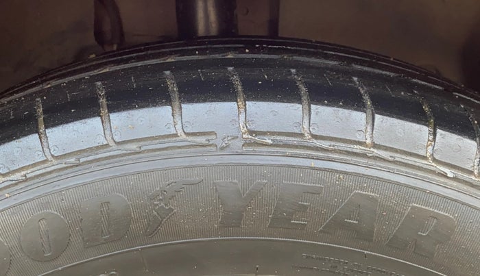 2017 Ford Ecosport TITANIUM 1.5L DIESEL, Diesel, Manual, 96,983 km, Right Front Tyre Tread