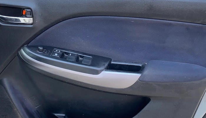 2019 Maruti Baleno ALPHA PETROL 1.2, CNG, Manual, 80,787 km, Driver Side Door Panels Control