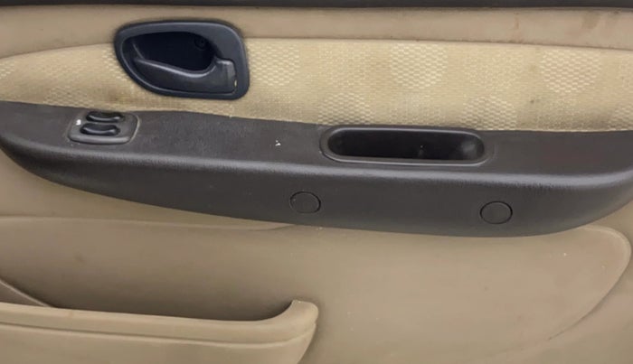 2014 Hyundai Santro Xing GL PLUS, Petrol, Manual, 82,109 km, Driver Side Door Panels Control