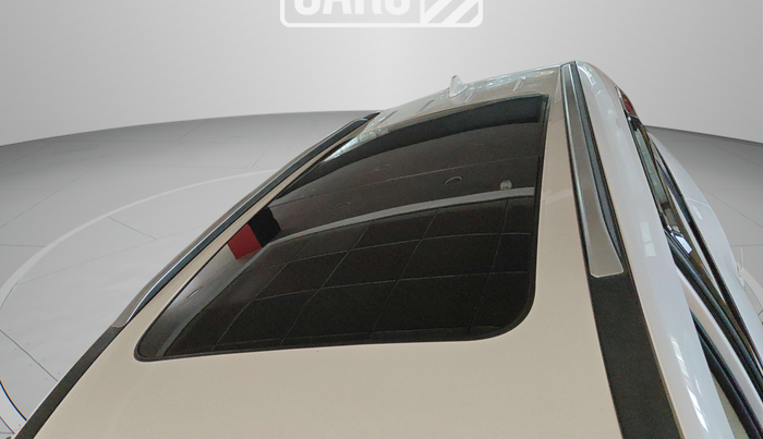 2023 Mahindra XUV700 AX 7 LUXURY P AT 7 STR, Petrol, Automatic, 22,345 km, Roof