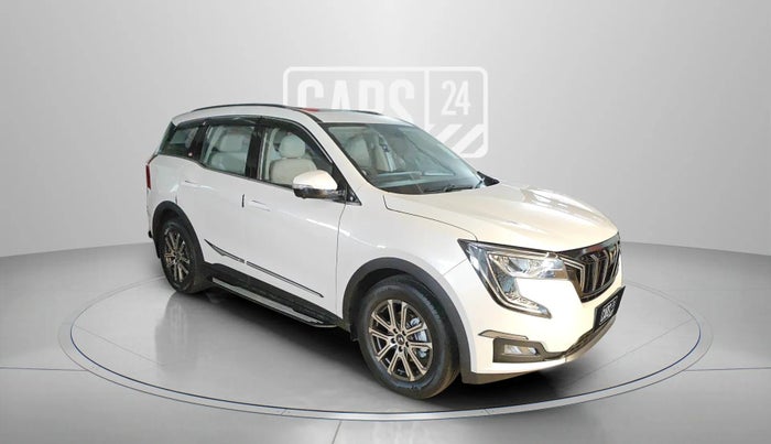 2023 Mahindra XUV700 AX 7 LUXURY P AT 7 STR, Petrol, Automatic, 22,345 km, Right Front Diagonal