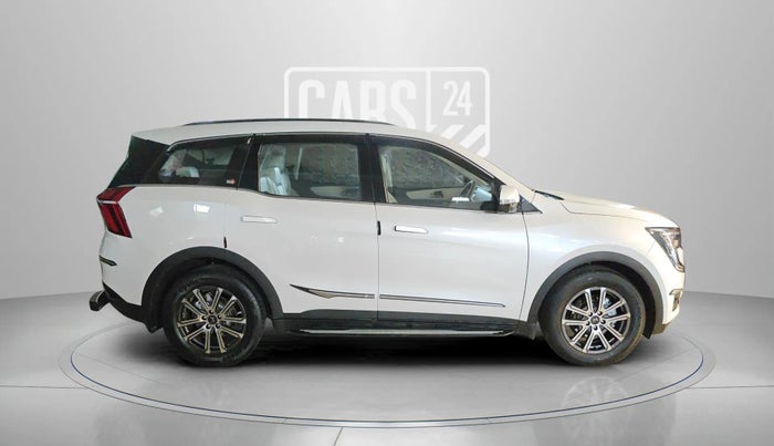 2023 Mahindra XUV700 AX 7 LUXURY P AT 7 STR, Petrol, Automatic, 22,345 km, Right Side View
