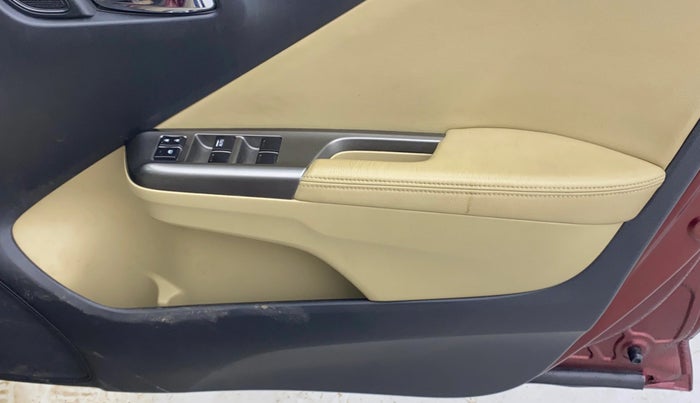 2016 Honda City 1.5L I-VTEC VX, Petrol, Manual, 1,04,823 km, Driver Side Door Panels Control