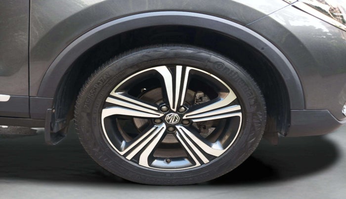 2023 MG ASTOR SAVVY 1.5 CVT, Petrol, Automatic, 24,071 km, Right Front Wheel