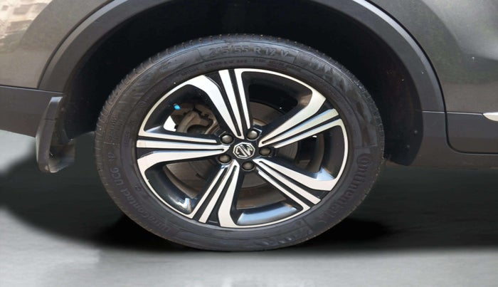 2023 MG ASTOR SAVVY 1.5 CVT, Petrol, Automatic, 24,071 km, Right Rear Wheel