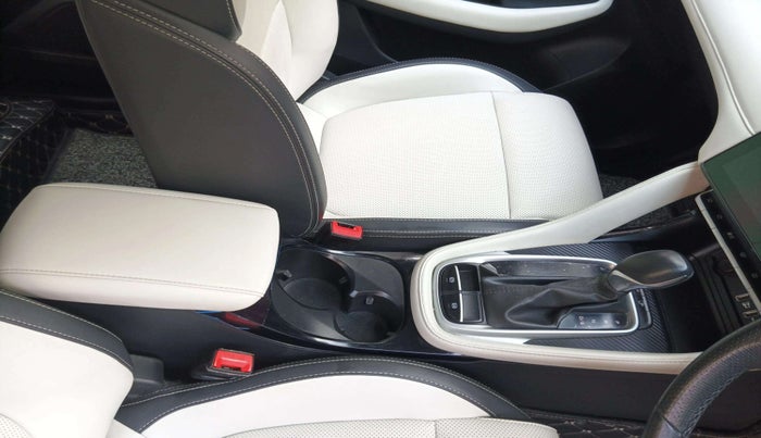 2023 MG ASTOR SAVVY 1.5 CVT, Petrol, Automatic, 24,071 km, Gear Lever