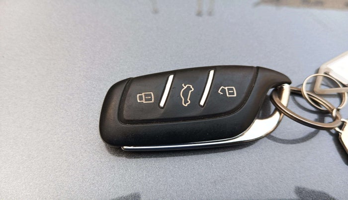 2023 MG ASTOR SAVVY 1.5 CVT, Petrol, Automatic, 24,071 km, Key Close Up