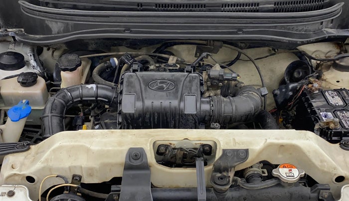 2016 Hyundai Eon ERA +, Petrol, Manual, 1,10,957 km, Engine View